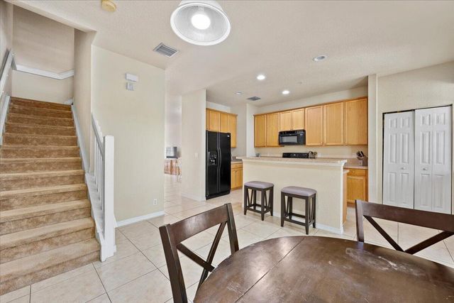 335 E Thatch Palm Circle 104, Jupiter, FL 33458