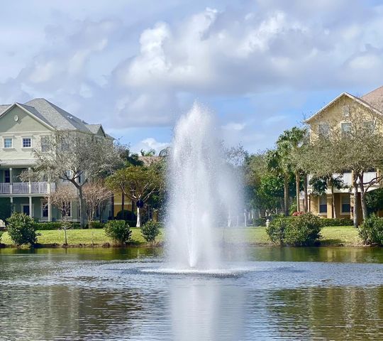 335 E Thatch Palm Circle 104, Jupiter, FL 33458
