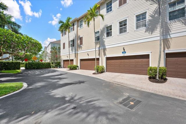 335 E Thatch Palm Circle 104, Jupiter, FL 33458