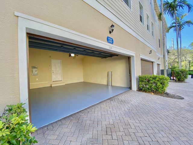 335 E Thatch Palm Circle 104, Jupiter, FL 33458