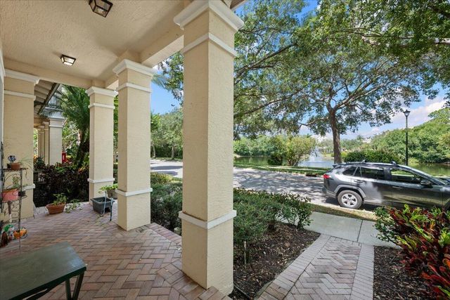 335 E Thatch Palm Circle 104, Jupiter, FL 33458