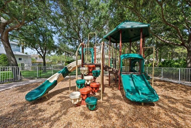 335 E Thatch Palm Circle 104, Jupiter, FL 33458