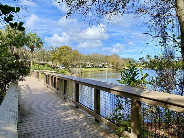 335 E Thatch Palm Circle 104, Jupiter, FL 33458