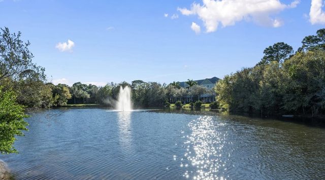 335 E Thatch Palm Circle 104, Jupiter, FL 33458