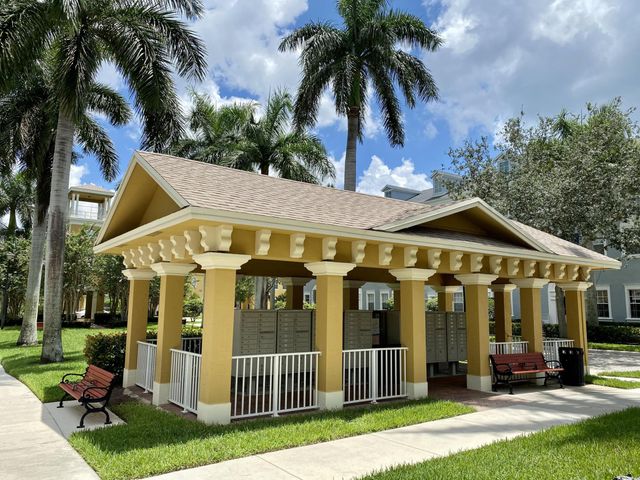 335 E Thatch Palm Circle 104, Jupiter, FL 33458