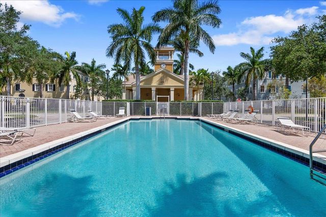 335 E Thatch Palm Circle 104, Jupiter, FL 33458
