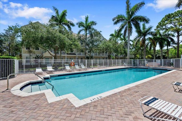 335 E Thatch Palm Circle 104, Jupiter, FL 33458