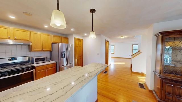 95 Pleasant 0, Watertown, MA 02472