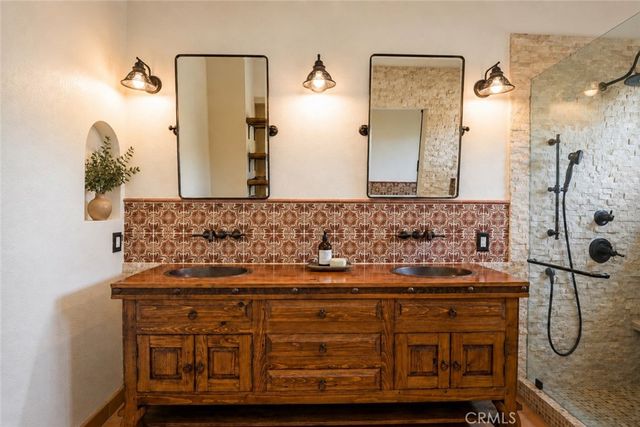 650 Ivywood Lane E, Simi Valley, CA 93065