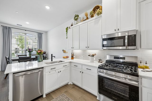 7035 Granbury Lane, Grand Prairie, TX 75054