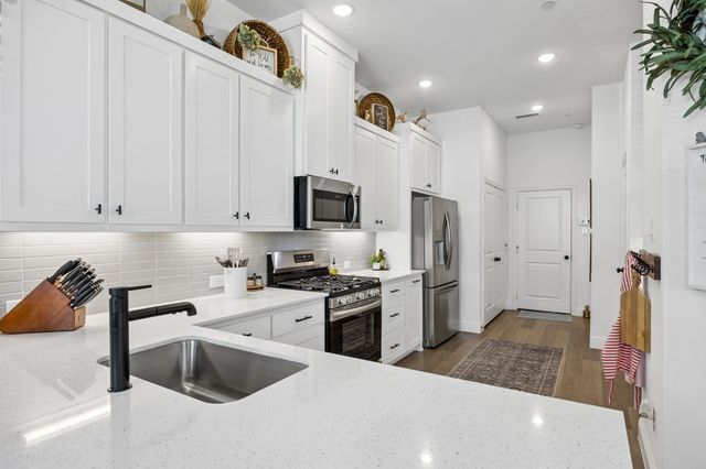 7035 Granbury Lane, Grand Prairie, TX 75054