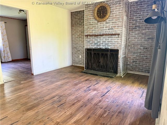 310 Walnut Drive, Hurricane, WV 25526