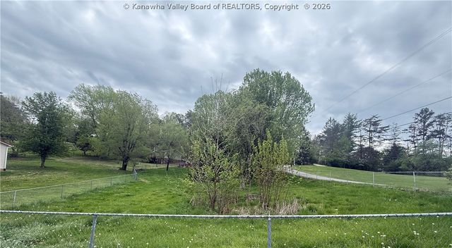 310 Walnut Drive, Hurricane, WV 25526