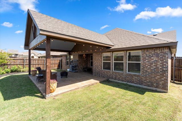 137 Red Hickory Drive, Royse City, TX 75189