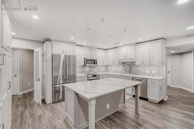 555 N Verbena Drive, Pueblo, CO 81007