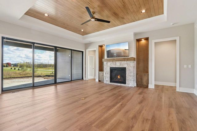 W279N6010 Serenity DRIVE, Sussex, WI 53089