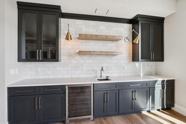 W279N6010 Serenity DRIVE, Sussex, WI 53089