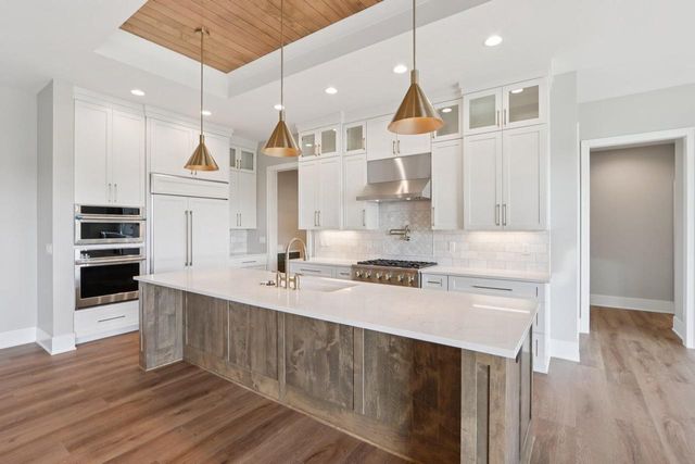 W279N6010 Serenity DRIVE, Sussex, WI 53089