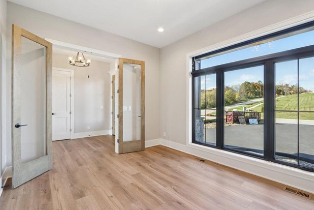 W279N6010 Serenity DRIVE, Sussex, WI 53089