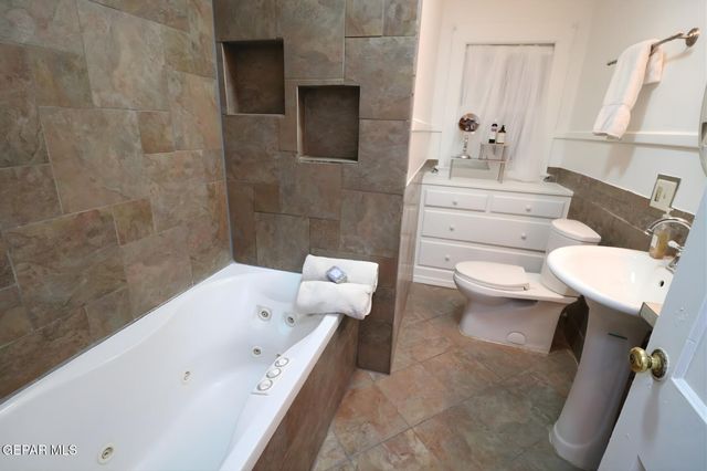 2725 GOLD Avenue, El Paso, TX 79930