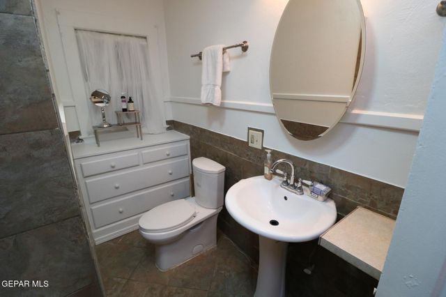 2725 GOLD Avenue, El Paso, TX 79930