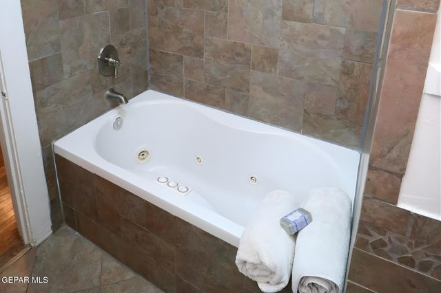 2725 GOLD Avenue, El Paso, TX 79930