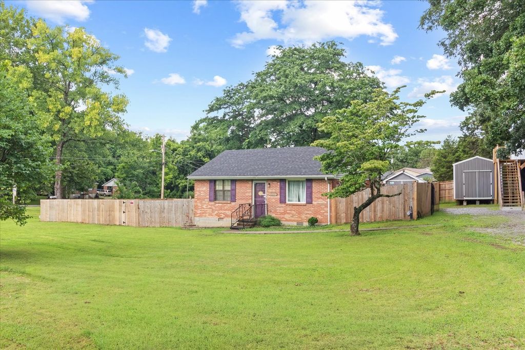 236 Tennsco Dr, Dickson, TN 37055