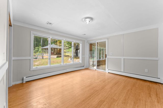 143 Hudson Rd, Stow, MA 01775