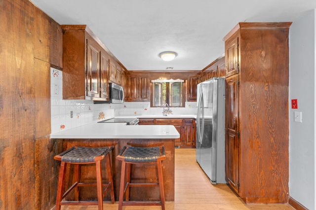 143 Hudson Rd, Stow, MA 01775