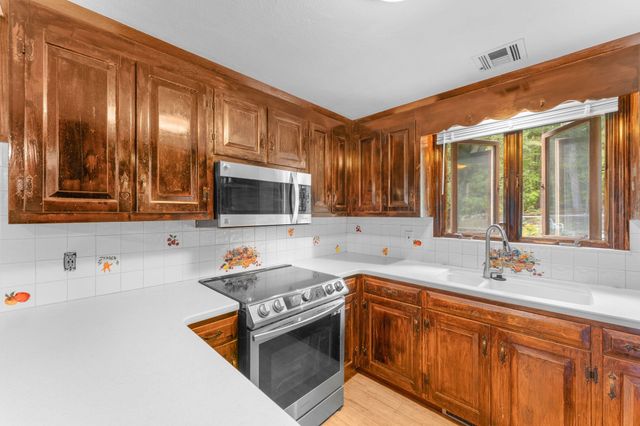 143 Hudson Rd, Stow, MA 01775