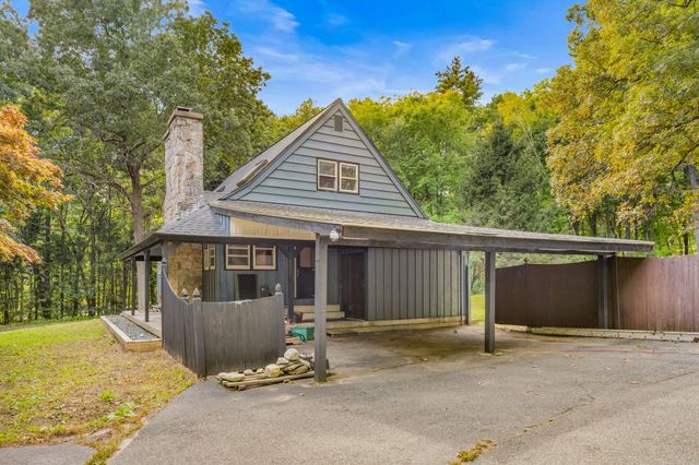 143 Hudson Rd, Stow, MA 01775