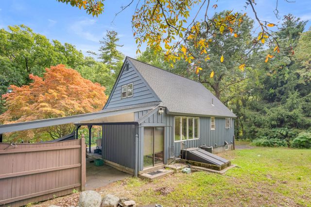 143 Hudson Rd, Stow, MA 01775