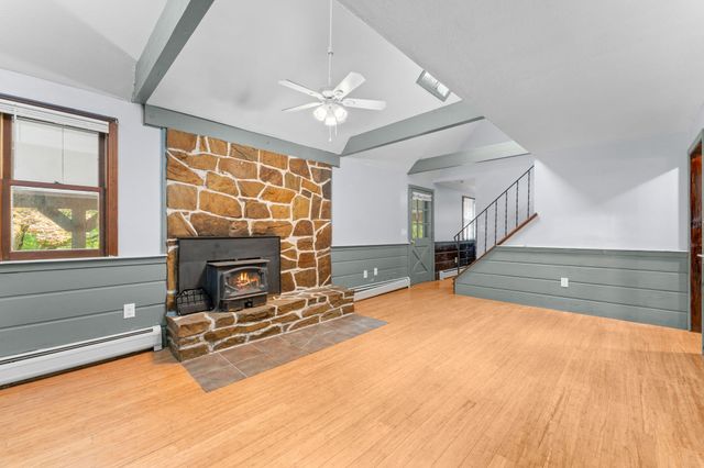 143 Hudson Rd, Stow, MA 01775