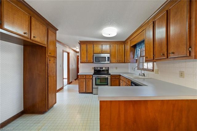 1185 Brookview Road, Germanton, NC 27019