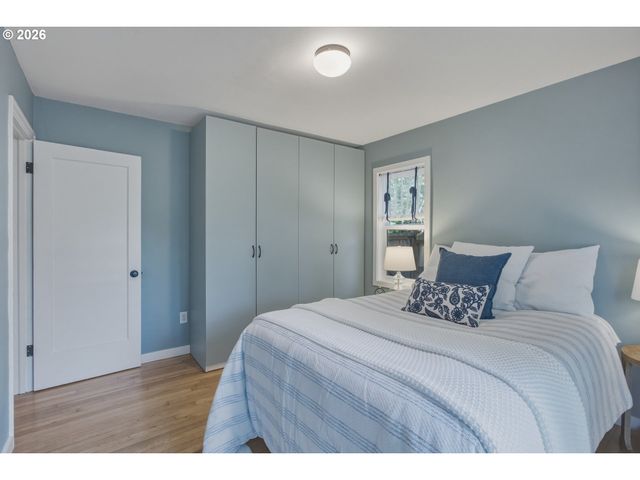 150 ELKAY Dr, Eugene, OR 97404