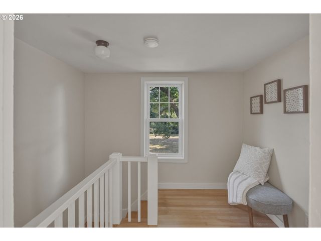 150 ELKAY Dr, Eugene, OR 97404