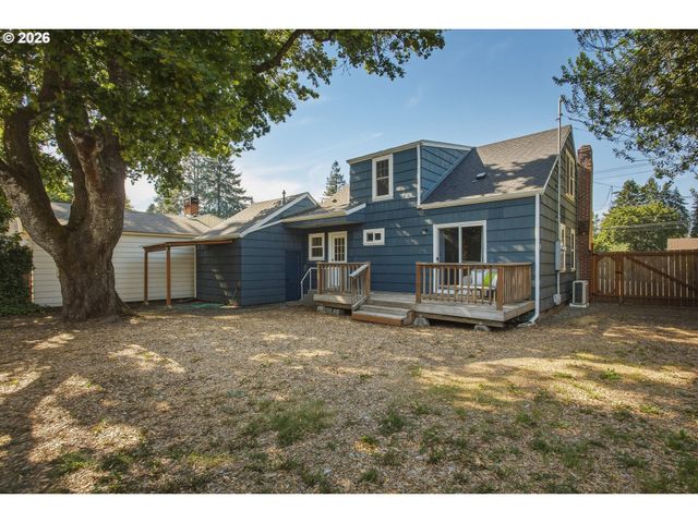 150 ELKAY Dr, Eugene, OR 97404