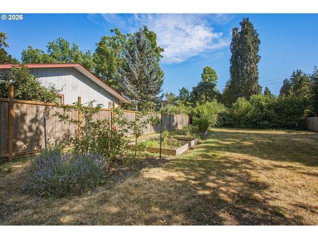 150 ELKAY Dr, Eugene, OR 97404
