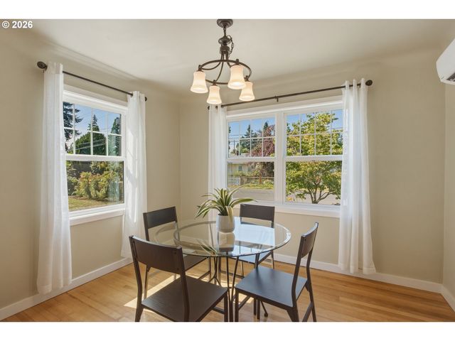 150 ELKAY Dr, Eugene, OR 97404