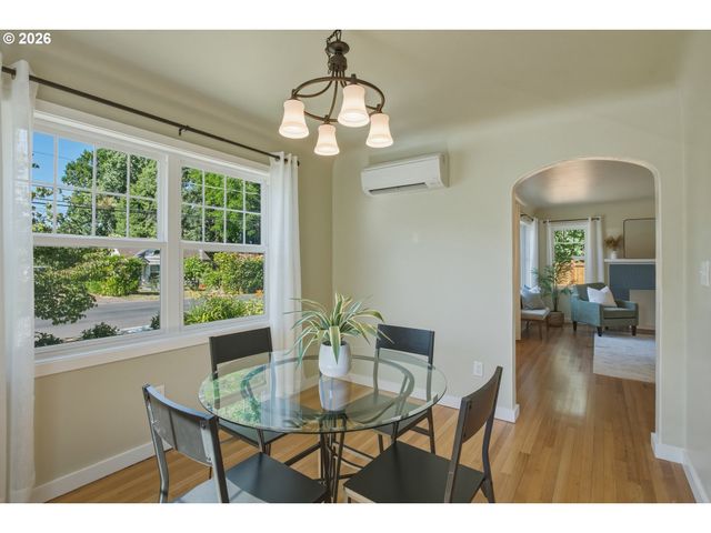 150 ELKAY Dr, Eugene, OR 97404