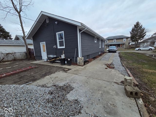 1216 Elm Street, Shelbyville, IN 46176