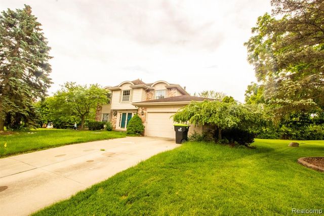 23847 Greening Drive, Novi, MI 48375