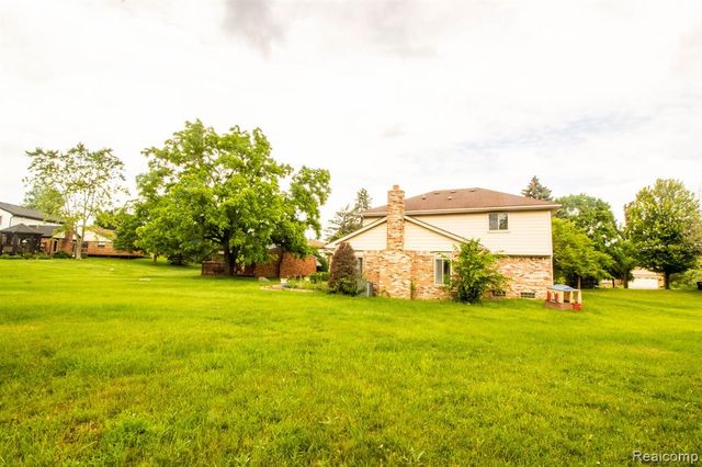 23847 Greening Drive, Novi, MI 48375