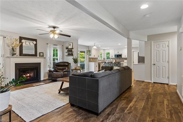 1107 Dare RD, Yorktown, VA 23692