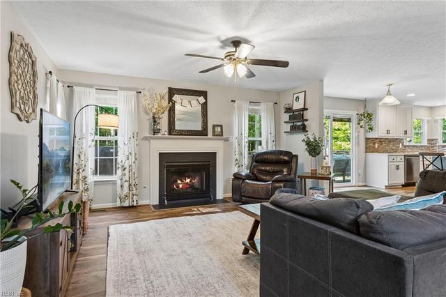 1107 Dare RD, Yorktown, VA 23692