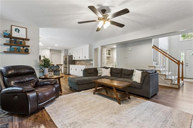 1107 Dare RD, Yorktown, VA 23692
