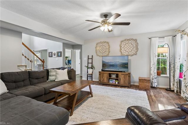 1107 Dare RD, Yorktown, VA 23692