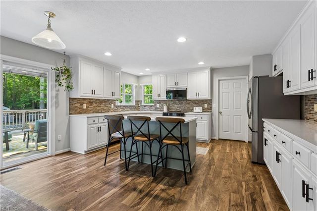 1107 Dare RD, Yorktown, VA 23692