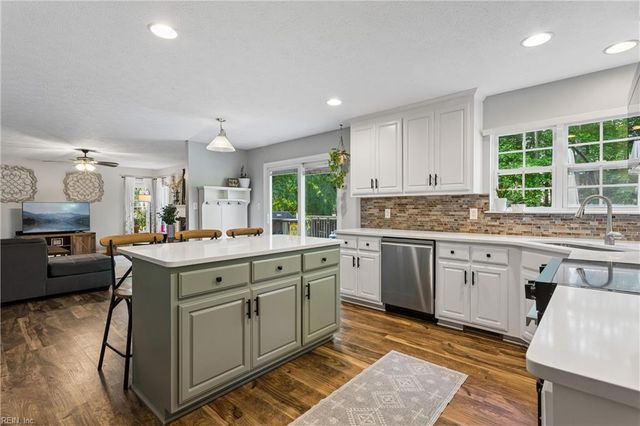 1107 Dare RD, Yorktown, VA 23692