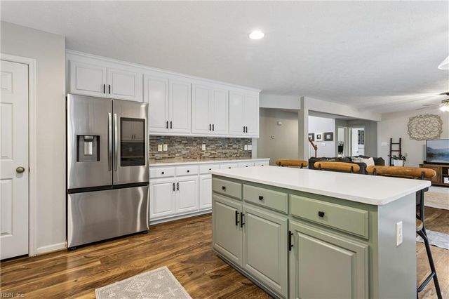 1107 Dare RD, Yorktown, VA 23692
